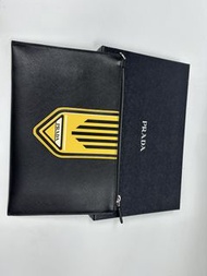 Prada 黑色手拿包