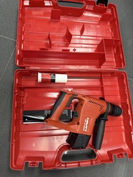HILTI TE 4-22   HILTI TE 4-22 充電式電鎚鑽 工具 架撐 工程 清倉 開倉 清貨 電池 耐用 好用 電鑽 無線 除塵 輕量 功能  外盒不完美 一共有兩部  每部$2049