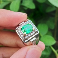 Aquamarine cutting gemstone ring