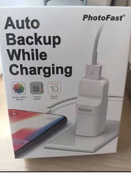 全新PhotoFast 自動備份充電器