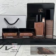 🔥包順豐 szeyee_Chanel 香奈兒緊緻抗老四件套 Chanel LE LIFT Anti-Age Firming Set 內含：提升抗衰晚霜50ml，提升抗衰日霜50ml，提升抗衰雙效精華5