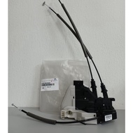 DOOR INNER LOCK / DOOR LATCH WITH ACTUATOR (GENUINE PARTS) HYUNDAI SANTA FE DM (2014-2016) 81310-2W0