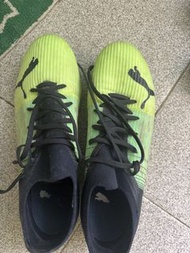 Puma Ultra FG 足球鞋