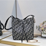 [Old Fairy] Same Style New Style Drawstring Bucket Bag Zhixiu Same Style Bucket Bag Shoulder Bag Mes