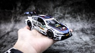MÔ HÌNH XE Ô TÔ BMW M4 NO.31 DTM BOSCH WHITE BLUE 1:32 DTM CÓ HỘP 5559