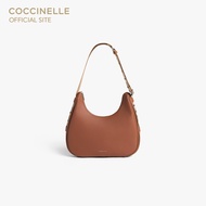 COCCINELLE กระเป๋าโฮโบผู้หญิง รุ่น RAQUEL HOBO BAG 130201 สี COGNAC/NOIR