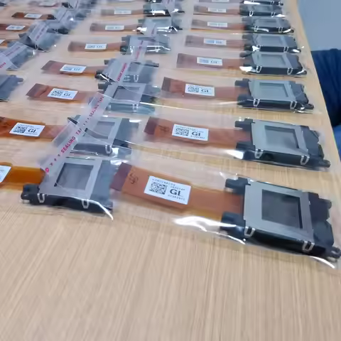 Brand new LCD panel LCX111 LCX124 LCX101 LCX102 LCX118 LCX080 For LCD Projectors