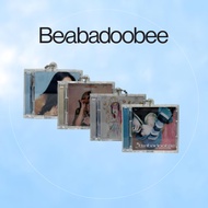 MINI ALBUM NFC KEYCHAIN BEABADOOBEE