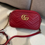 Gucci marmont 紅色相機包
