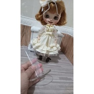 Blythe doll stand, barbie, FR