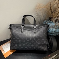 Lv explorer黑武士公文包 19年 附件:肩帶