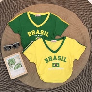 เสื้อครอปสั้นคอวีแถบแขนลาย BRASIL