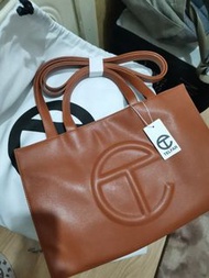 正品 Telfar shopping bag 斜咩袋 細$780 中$880 大$980 咩色都有（圖係客人訂既款）
