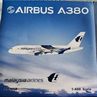 [Ready Stock] Airbus A380 ph Malaysia Airlines 9M-MNB 1: 400 Alloy Airplane Model with Original Box 