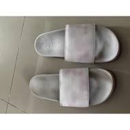 adidas Adilette Comfort Slides size US 10 UK 9 FR 43 JP 275 CHN 265 Suitable For Feet 26.5-27.5 Cm.