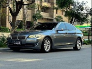 🎖️2011年BMW 5-Series Sedan 520d 2.0🎖️ ✔️柴油引擎💯✔️渦輪增壓💯✔️充沛動力與節能環保💯🤩好爸爸舒適駕駛必備好車~可全額貸月付便宜輕鬆繳‼️