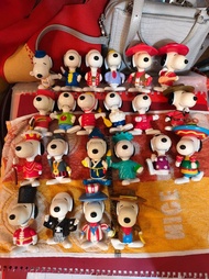 1998 年麥當勞發行的「史努比世界之旅 (snoopy world tour)」系列公仔 22隻