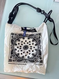 Ball & Chain 腰果花刺繡袋連原裝黑色肩帶