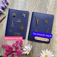 Bao da đựng hộ chiếu màu xanh navy simple gắn tên theo yêu cầu dán charm cá tính. Chất da mềm có ngă