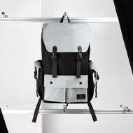 人氣品牌 筆電包 後背包 電腦包 防水書包 Predator - 黑配灰白