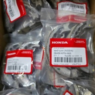ของแท้! ชุดผ้าเบรค(ดรัมเบรค) ผ้าเบรคหลัง HONDA ใส่เวฟ/ดรีม/สแมช  รหัส 06430-KPH-900