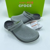 Crocs LiteRide Clog รองเท้าคร็อคส์รุ่นฮิตได้ทั้งชายหญิงรองเท้าแตะ Crocs ผลิตจากยางอย่างดีนิ่มเบาไม่ลื่นใส่สะอาดเท้า