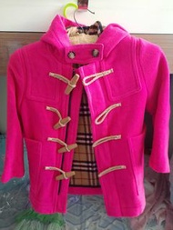 Burberry 桃紅色牛角扣外套