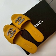 Chanel 黃皮3色雙Clogo拖鞋