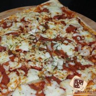 【披薩市】匈牙利臘腸披薩口味十吋(葷)