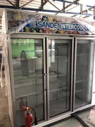 showcase 3 pintu sanden intercool second