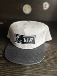 Topi Nike Vintage blockhead