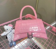 名牌手袋 手袋 舊手袋 腰包 斜挎包 水桶包 LV 手提包 二手手袋 LV腰包 阿瑪尼Armani 寶格麗BVLGARI 巴黎世家Balenciaga 普拉達PRADA、銀包、包包、中古、 二手手袋、