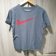 Used T-Shirt THE NIKE TEE Grey