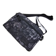 旺角尖沙咀門市 : Gregory Padded Shoulder Pouch 長方形黑花斜揹袋 單肩包 S size Black Tapestry