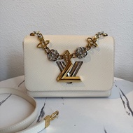 lv epi 旋轉m22774 超美氣質白色❤️包