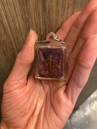 聖物：鬼兵必打13靈 （已手贊) 師傅：阿贊諾 (Phra Archan Nok) 寺廟：瓦德欣納拉 佛歷：2565