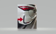 (ของแท้) 52165-YP010 พลาสติก ตกแต่งกันชนหลัง รูปตัว L โตโยต้า ฟอร์จูเนอร์ Toyota Fortuner legender แ