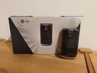 (連多一件***未用過***電池，全套配件及盒）㩒掣摺機手機 LG U830C
