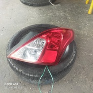 Stoplamp lampu belakang Mobil Nissan Almera