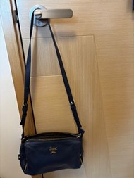 Salad 藍色皮革斜背包