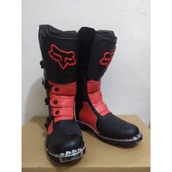 Cross shoes, adventure shoes, trail shoes, racing shoes