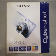 Sony DSC-S750 Camera