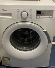Midea 美的前置式薄身洗衣機（6kg,1200轉/分鐘） MFG60S12