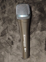 Sennheiser e935