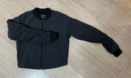 黑色nike 短身薄棉外套