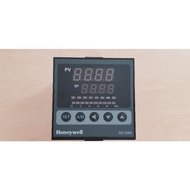 Honeywell DC1040 PID Controller