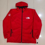 JAKET PARASUT MERAH  OLAHRAGA PARASUT THE NORTH FACE