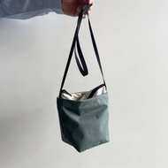 高機能尼龍船型側背包 撞色 鼠尾草綠x象牙白