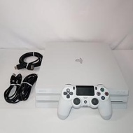 PlayStation 4 Pro グレイシャー・ホワイト 1TB (CUH-7200BB02)