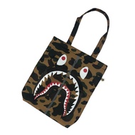 กระเป๋าสะพายไหล่/ถือ A BATHING APE